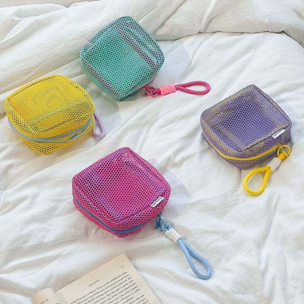 Cosmetic Bags - ファッション感あふれるドーパミンカラーの収納バッグ。大容量で持ち手付き。コスメや小銭入れとしても使える。